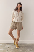 Load image into Gallery viewer, Back pocket gingham linen short