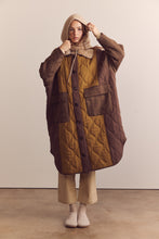 Load image into Gallery viewer, Patch quilted wool blend detachable fur collar coat
