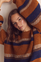 Load image into Gallery viewer, Baby alpaca wool blend crew neck sweater