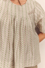 Load image into Gallery viewer, Pleated Blouse