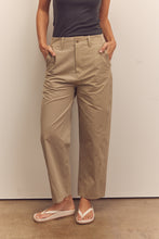 Load image into Gallery viewer, Mid-rise cotton trousers