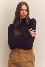 Load image into Gallery viewer, Wool blend lightweight knit turtle-neck