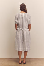 Load image into Gallery viewer, Waist shirring midi dress