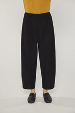 Load image into Gallery viewer, Wool Blend Pintuck Pants – Back View | amente