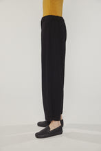 Load image into Gallery viewer, Wool Blend Pintuck Pants – Look 8 | amente