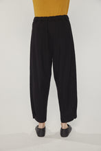 Load image into Gallery viewer, Wool Blend Pintuck Pants – Look 9 | amente
