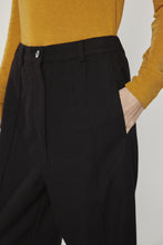 Load image into Gallery viewer, Wool Blend Pintuck Pants – Look 7 | amente