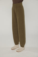 Load image into Gallery viewer, Cashmere Blend Pants – Look 4 | amente