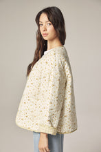 Load image into Gallery viewer, Eyelet reversible quilted Jacket