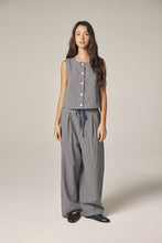 Load image into Gallery viewer, Plaid button down top