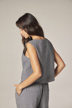 Load image into Gallery viewer, Plaid button down top
