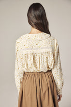 Load image into Gallery viewer, Collar Detail Top