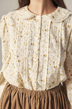 Load image into Gallery viewer, Collar Detail Top