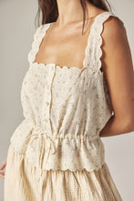 Load image into Gallery viewer, Scallop lace tie Top with Bandana