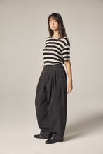 Load image into Gallery viewer, Back elestic pleated pants