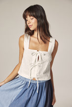 Load image into Gallery viewer, Front tie lace top