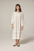 Load image into Gallery viewer, Laced linen dress