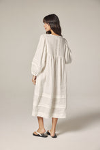 Load image into Gallery viewer, Laced linen dress