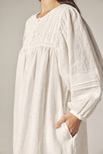 Load image into Gallery viewer, Laced linen dress
