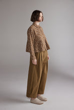 Load image into Gallery viewer, Printed Pleated Blouse
