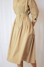 Load image into Gallery viewer, Front tie dress