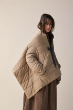 Load image into Gallery viewer, Blanket quilt jacket