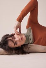 Load image into Gallery viewer, Color block lightweight knit turtleneck