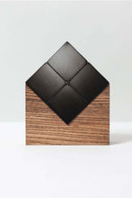 Load image into Gallery viewer, Chikuno Cube Large House, Brown