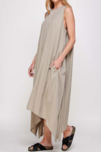 Load image into Gallery viewer, Hanky hem midi dress