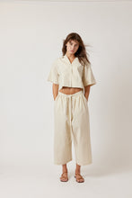 Load image into Gallery viewer, Crop Button Shirt