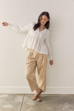 Load image into Gallery viewer, Linen collared blouse
