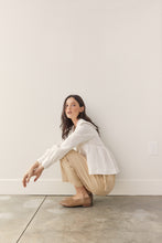 Load image into Gallery viewer, Linen collared blouse
