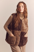 Load image into Gallery viewer, Color block reversible vest
