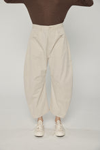 Load image into Gallery viewer, Barrel Pants
