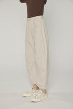 Load image into Gallery viewer, Barrel Pants
