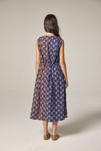 Load image into Gallery viewer, Contrast v-neck dress
