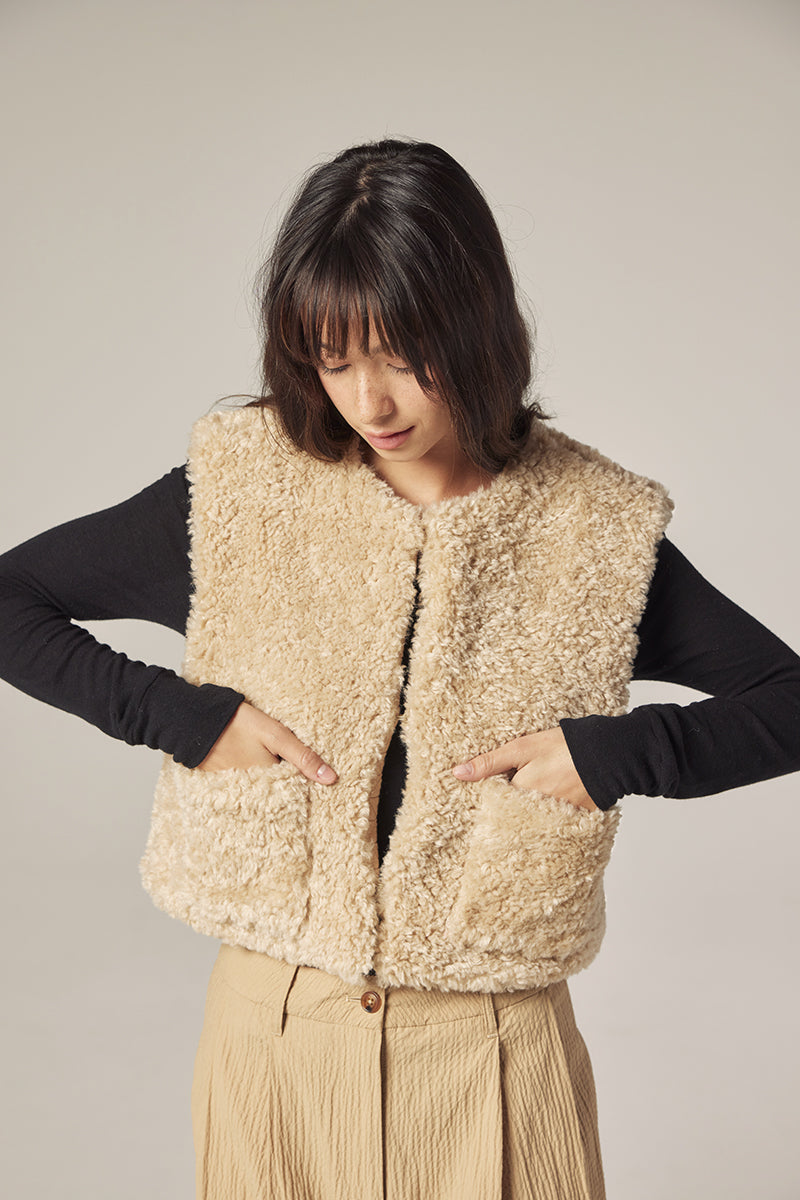 Reversible fur vest