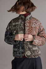 Load image into Gallery viewer, Patched quilt Jacket
