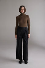 Load image into Gallery viewer, Wool blend turtleneck
