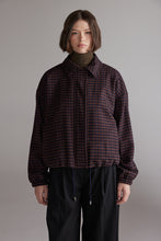 Load image into Gallery viewer, Gingham Jacket – Side Detail | amente
