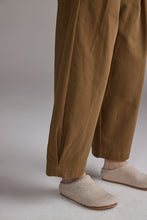 Load image into Gallery viewer, Pleated Volume Pants
