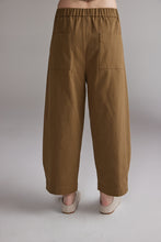 Load image into Gallery viewer, Pleated Volume Pants
