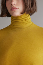 Load image into Gallery viewer, Wool blend lightweight turtleneck
