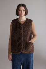 Load image into Gallery viewer, Wool Blend Reversible Vest – Back View | amente
