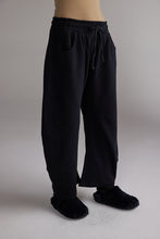 Load image into Gallery viewer, Barrel Sweat Pants
