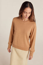Load image into Gallery viewer, Crewneck light sweater
