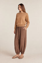 Load image into Gallery viewer, Crewneck light sweater
