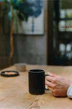 Load image into Gallery viewer, HASAMI PORCELAIN - MUG
