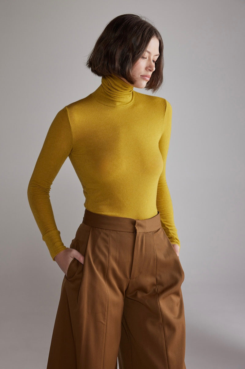Wool blend lightweight turtleneck