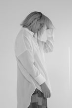 Load image into Gallery viewer, Collarless loose fit long sleeve shirts
